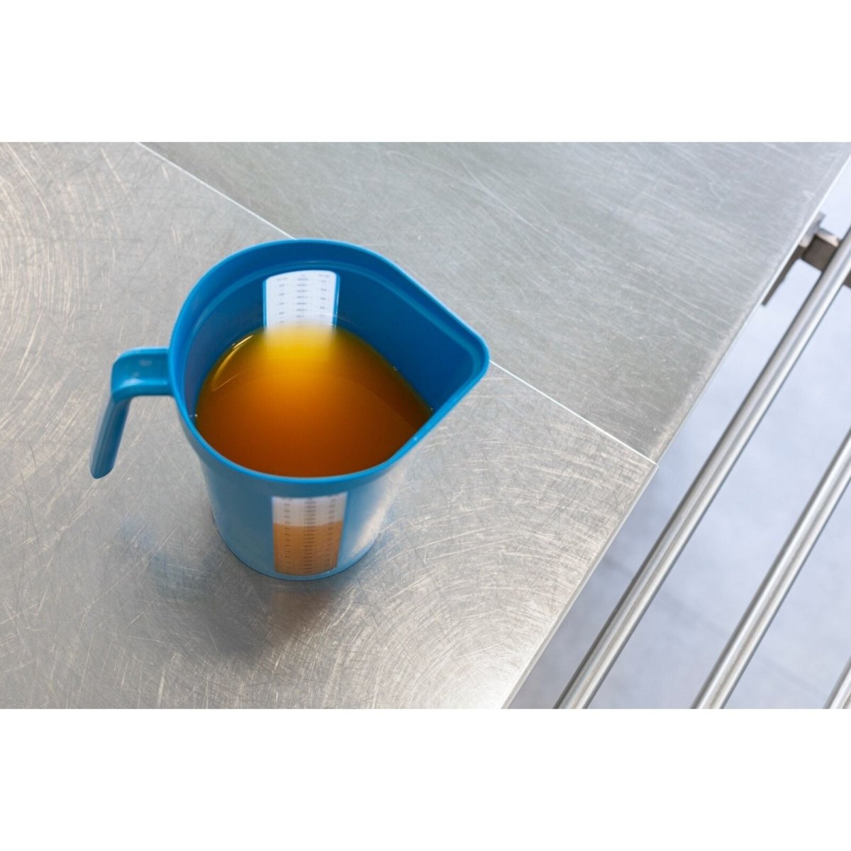 Vikan Measuring jug, 2 Litre, Choice of colour - Auto Rae-Chem