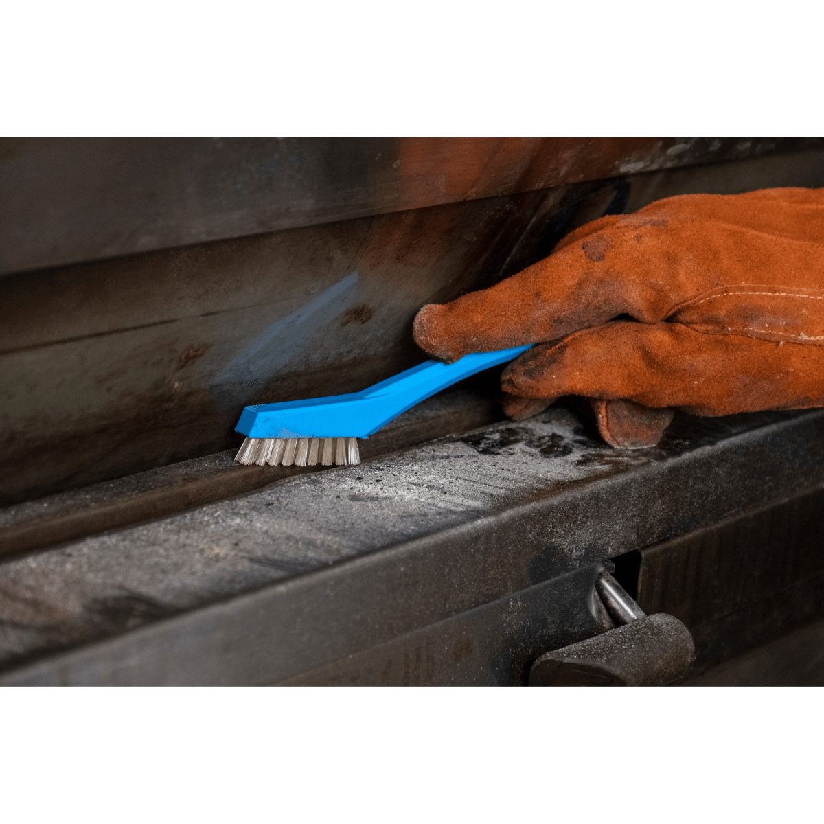 Vikan 44023 Detail Brush with heat resistant filaments, 205 mm, Very hard, Blue - Auto Rae-Chem