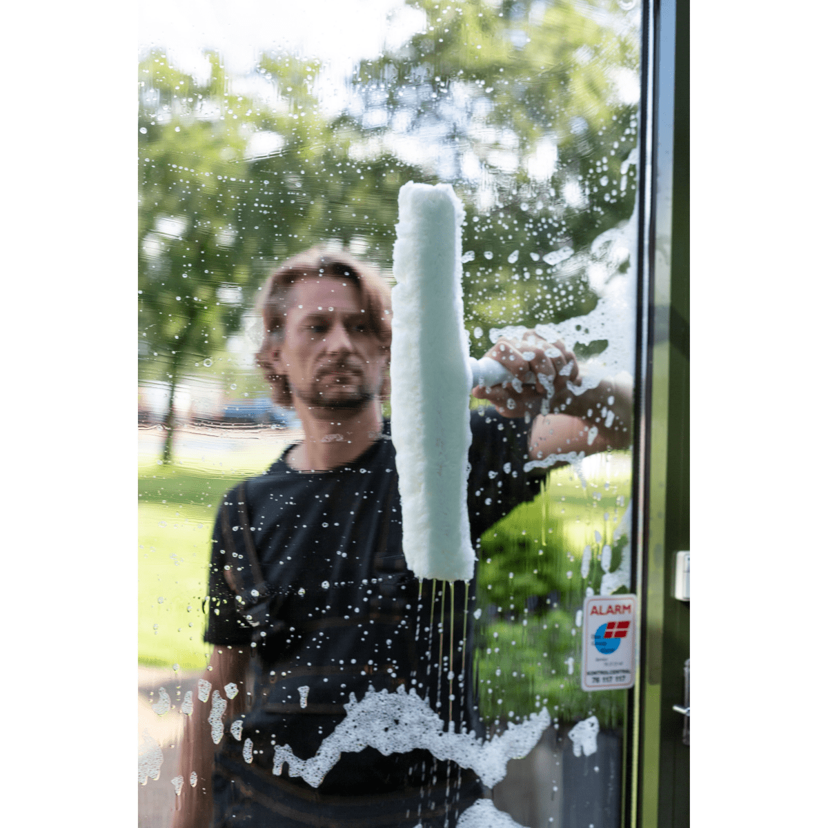 Vikan Wash Fleece Sleeve and option holder for cleaning windows and walls - Auto Rae-Chem