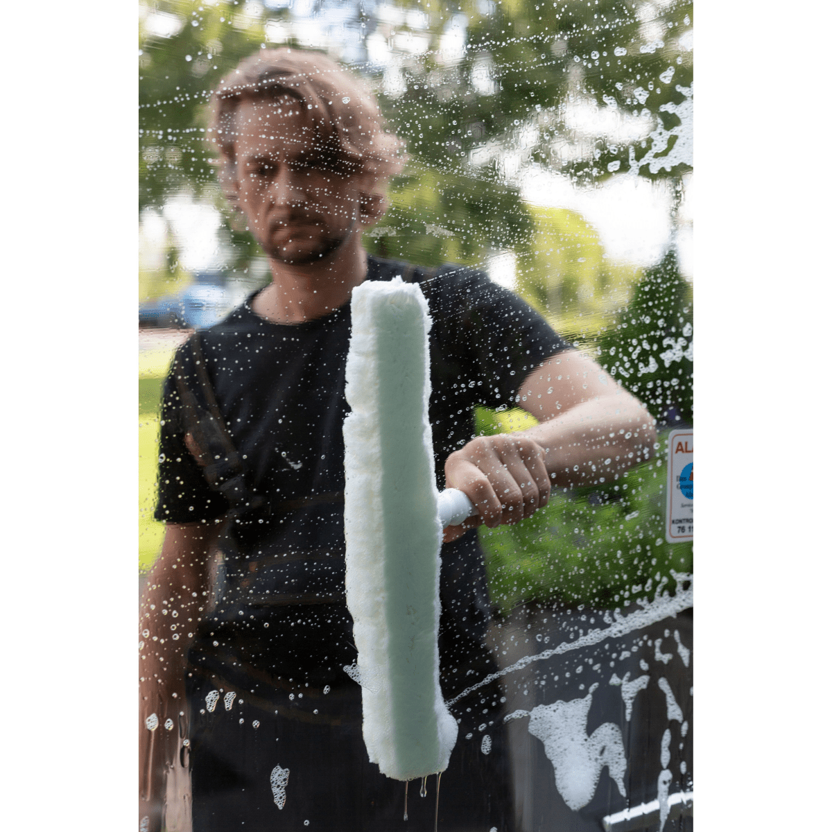 Vikan Wash Fleece Sleeve and option holder for cleaning windows and walls - Auto Rae-Chem