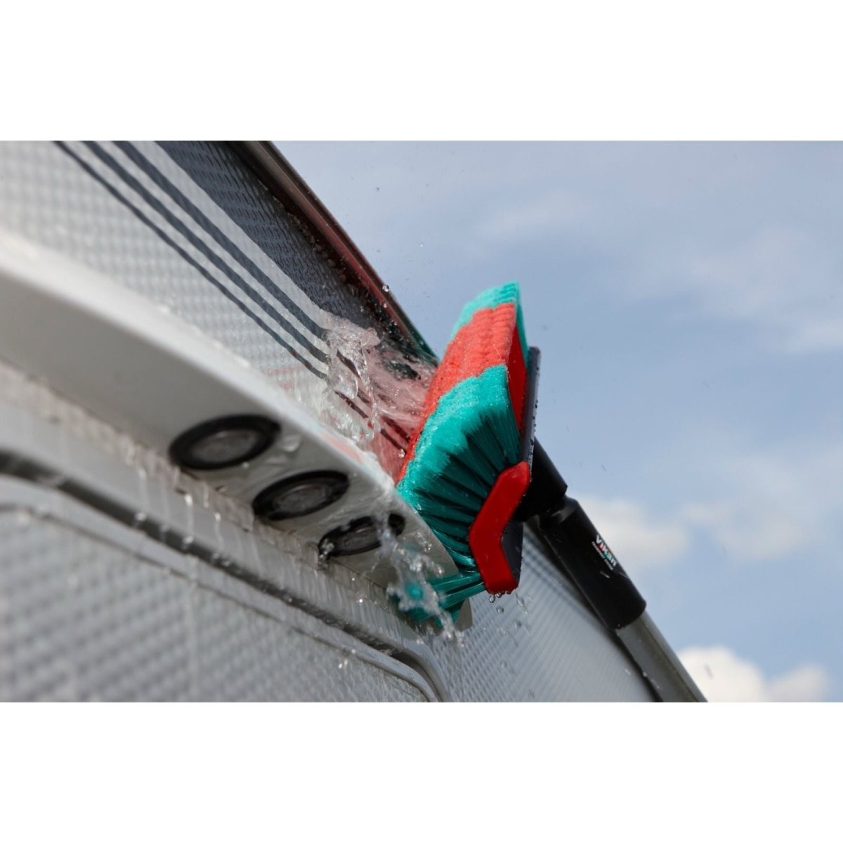 Vikan 524752 Hi-Lo Water-Fed Brush | 280mm Soft/Split - Auto Rae-Chem