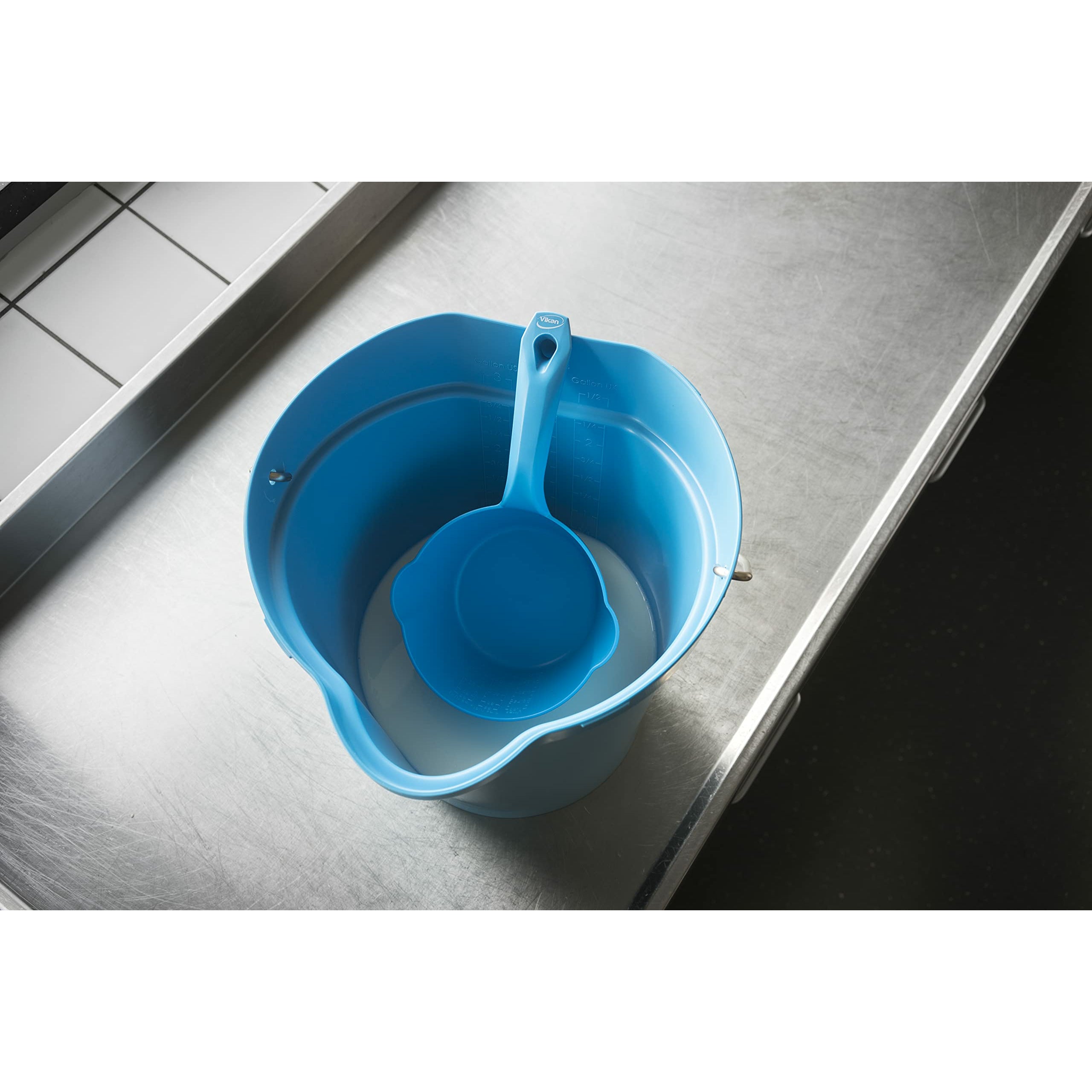 Vikan 56813 Round Scoop 32oz Blue - View 2 | Auto Rae-Chem