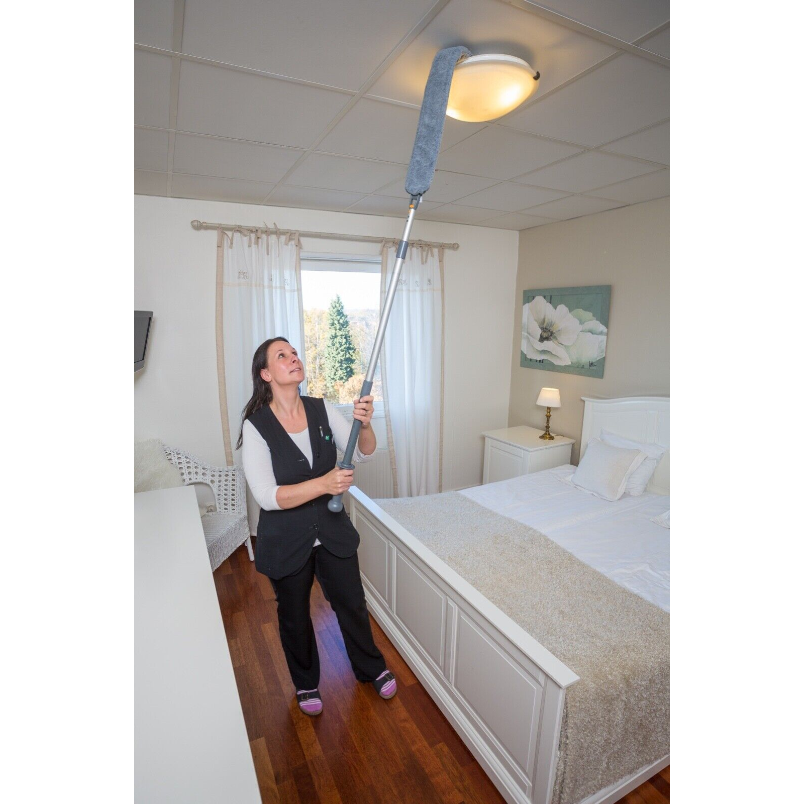 Vikan 377018 Flexible Microfibre Duster Holder 810mm - View 5 | Auto Rae-Chem