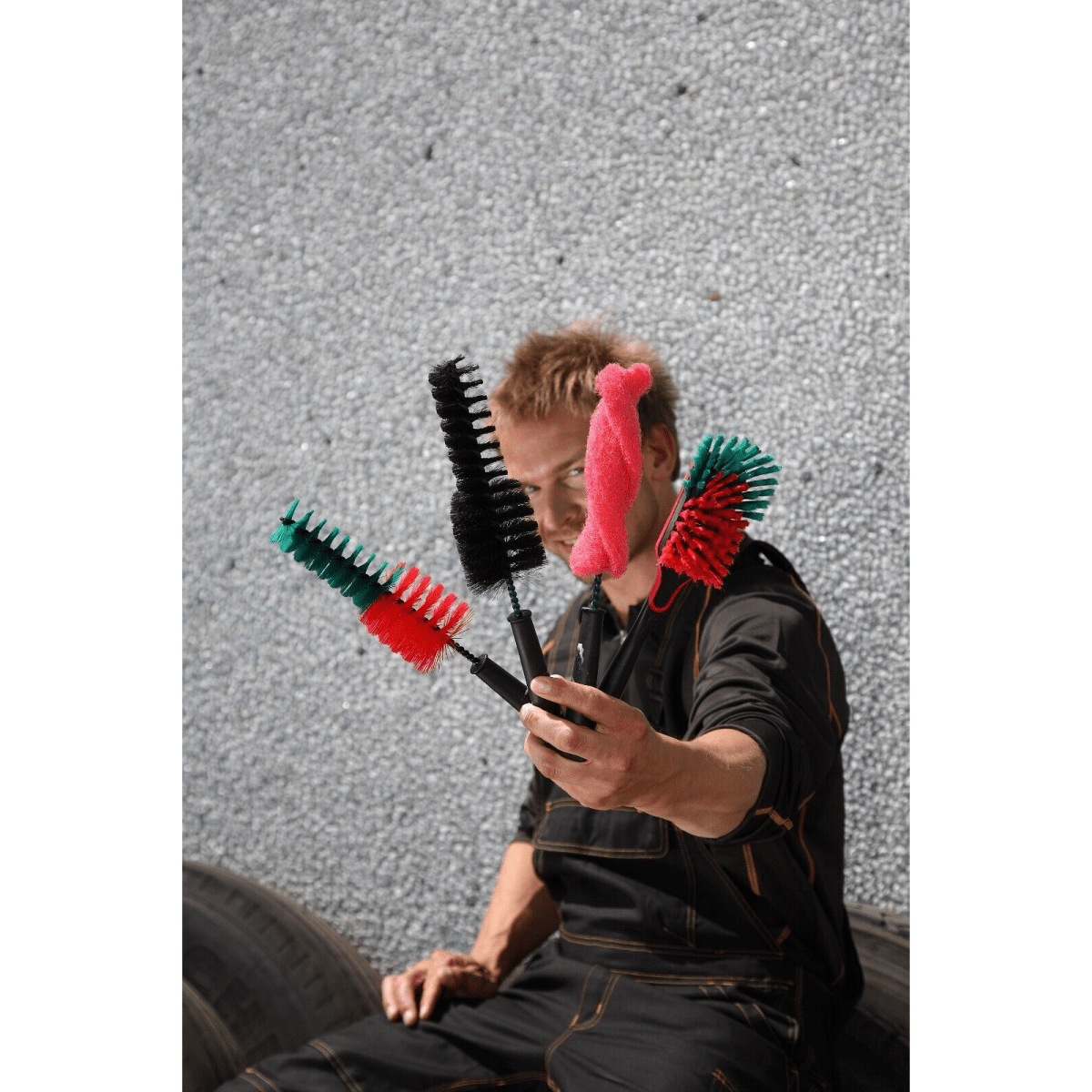 Vikan 525352 Alloy Wheel Spoke Cleaning Brush Stiff Bristle Chemical Resistant - Auto Rae-Chem