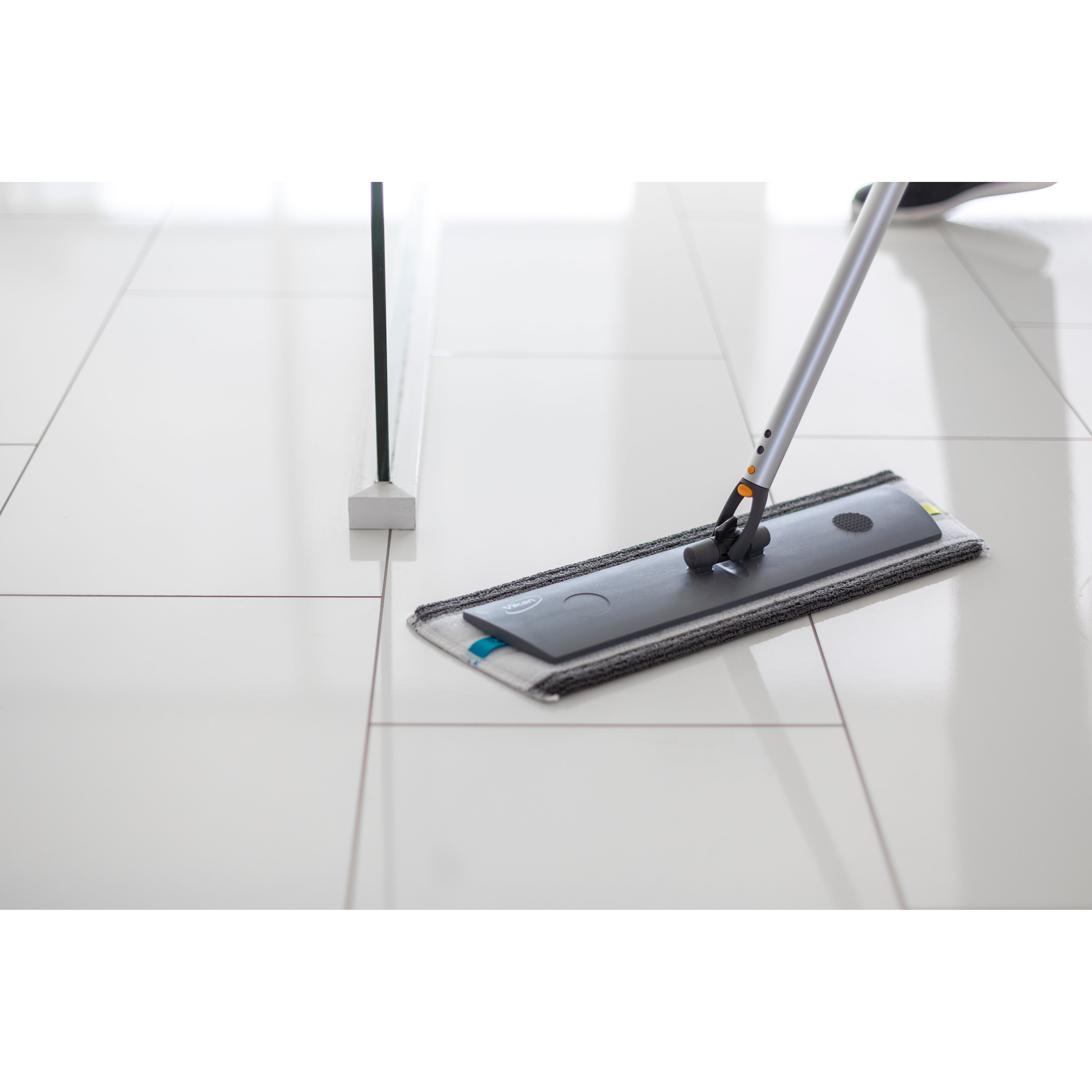 Vikan 547640 DampDry 31 Microfiber Mop, Hook and Loop, 40 cm, Grey - View 3 | Auto Rae-Chem