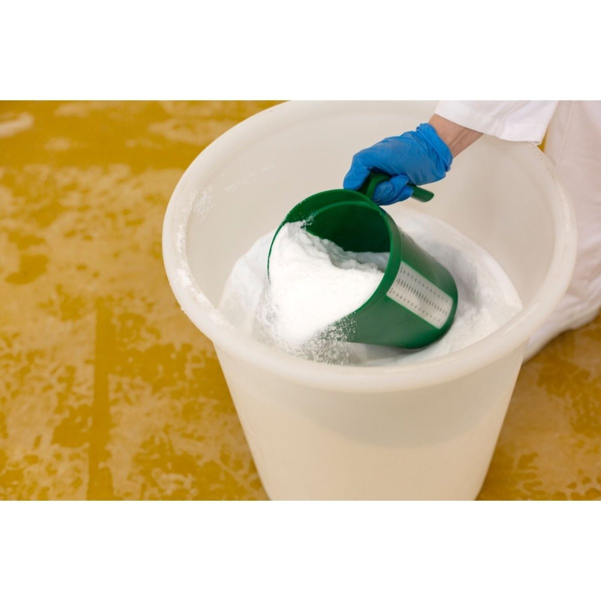 Vikan Measuring jug, 2 Litre, Choice of colour - Auto Rae-Chem