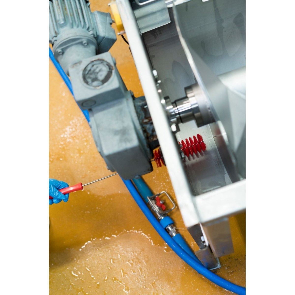 Vikan 5376 Tube Brush, Ø20 mm, 500 mm, Medium Choice of colour - Auto Rae-Chem