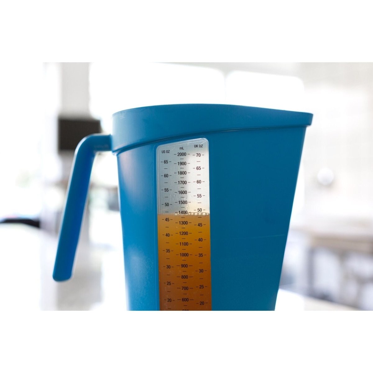 Vikan Measuring jug, 2 Litre, Choice of colour - Auto Rae-Chem