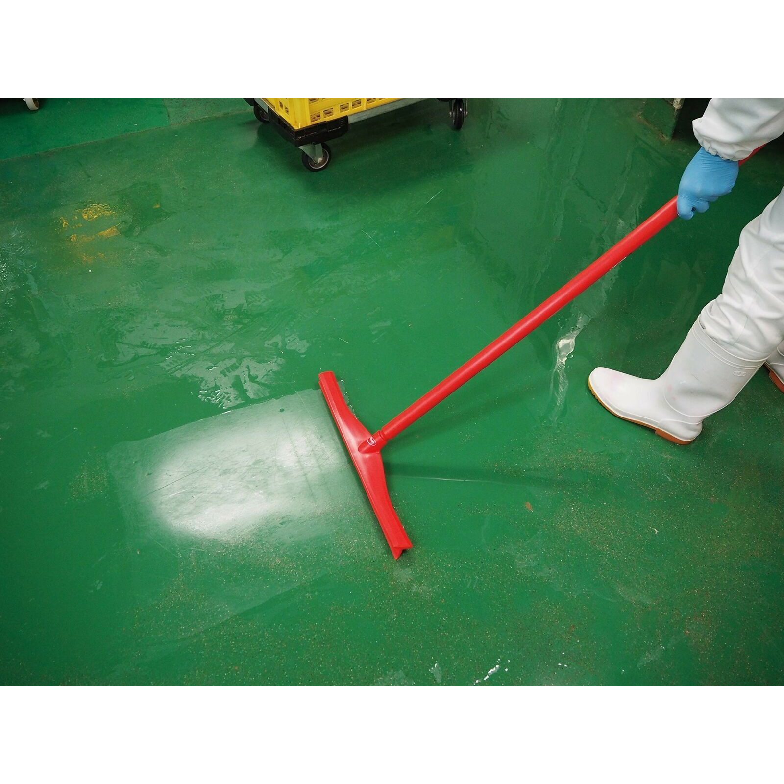Vikan Ultra Hygienic Handle 1500mm Red - View 5 | Auto Rae-Chem