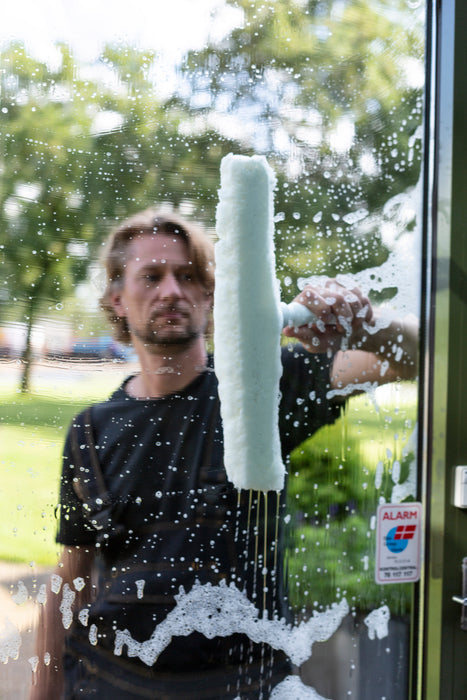 Vikan Wash Fleece Sleeve and option holder for cleaning windows and walls