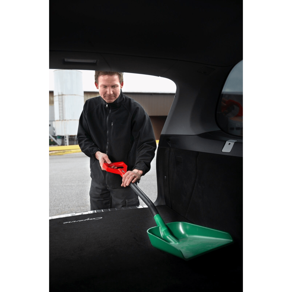 Vikan Shovel Lightweight Strong Durable ADR Hazardous Goods Regulations Spillage - Auto Rae-Chem